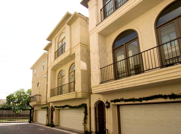 Inner Loop Houston townhome for sale