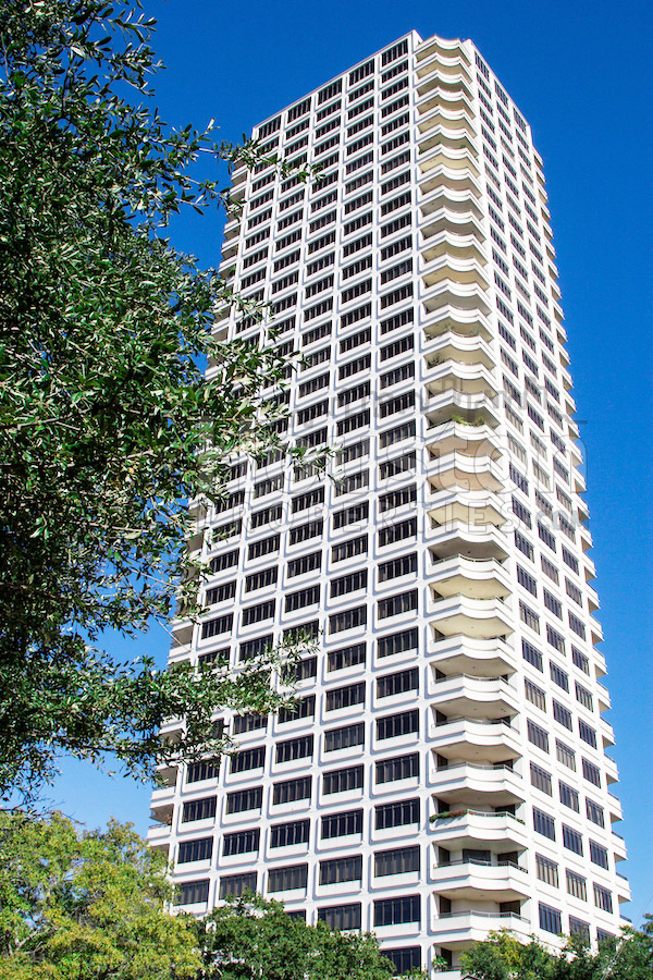 Guide To The Huntingdon Houston Condos For Sale